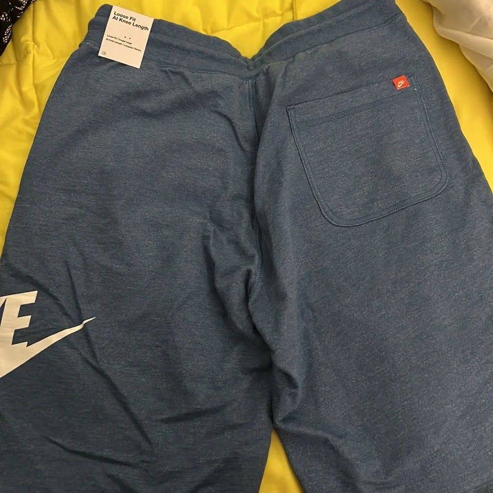 Nike shorts size M - Picture 2 of 4